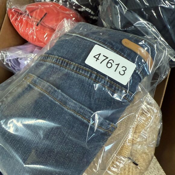 Caslon Shorts Women 30 Plus Blue Denim Dark Wash Mid Rise Cuffed Chino Pockets - Picture 9 of 9